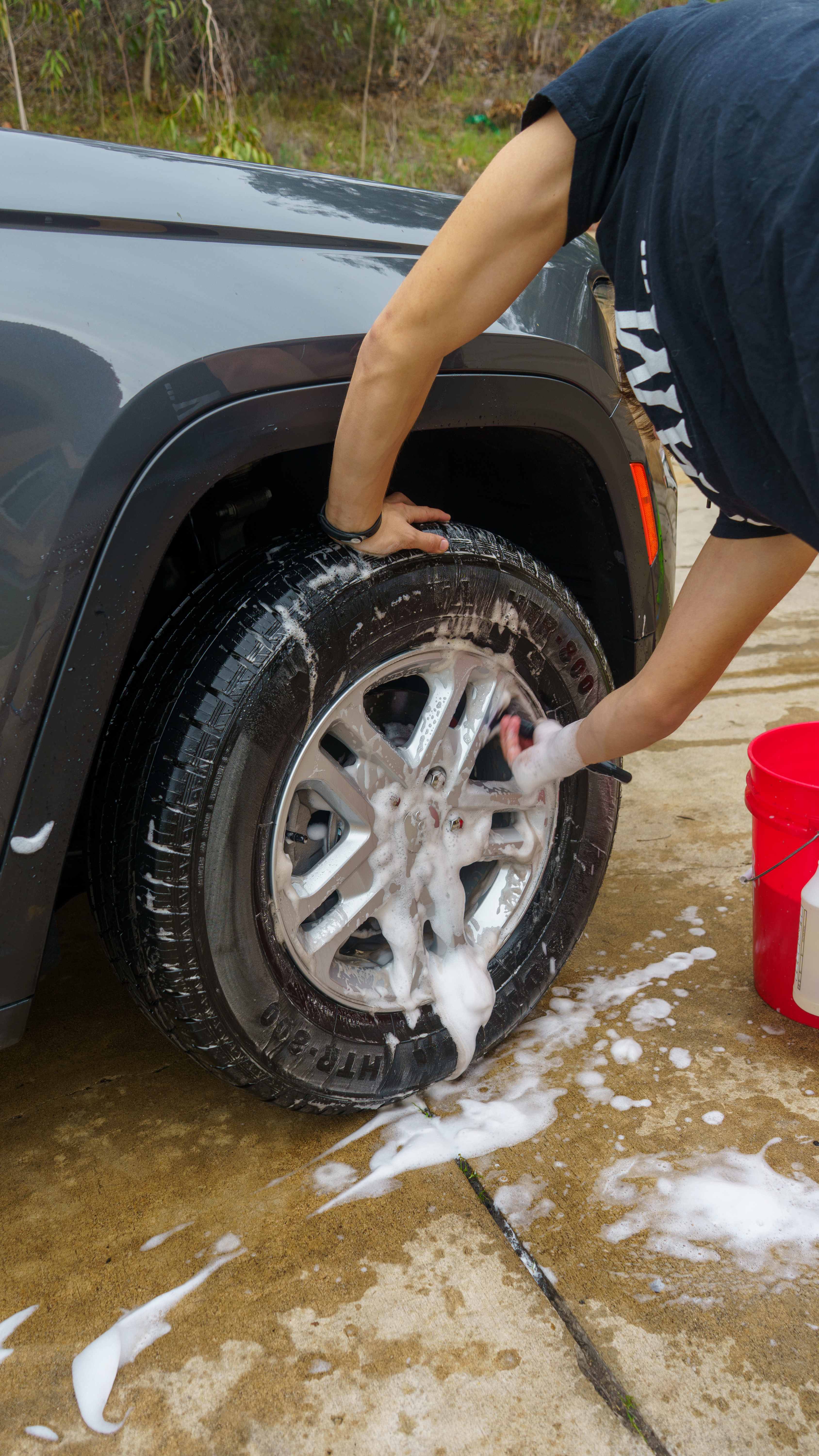 Hand scrubbing wheel with soap and brush